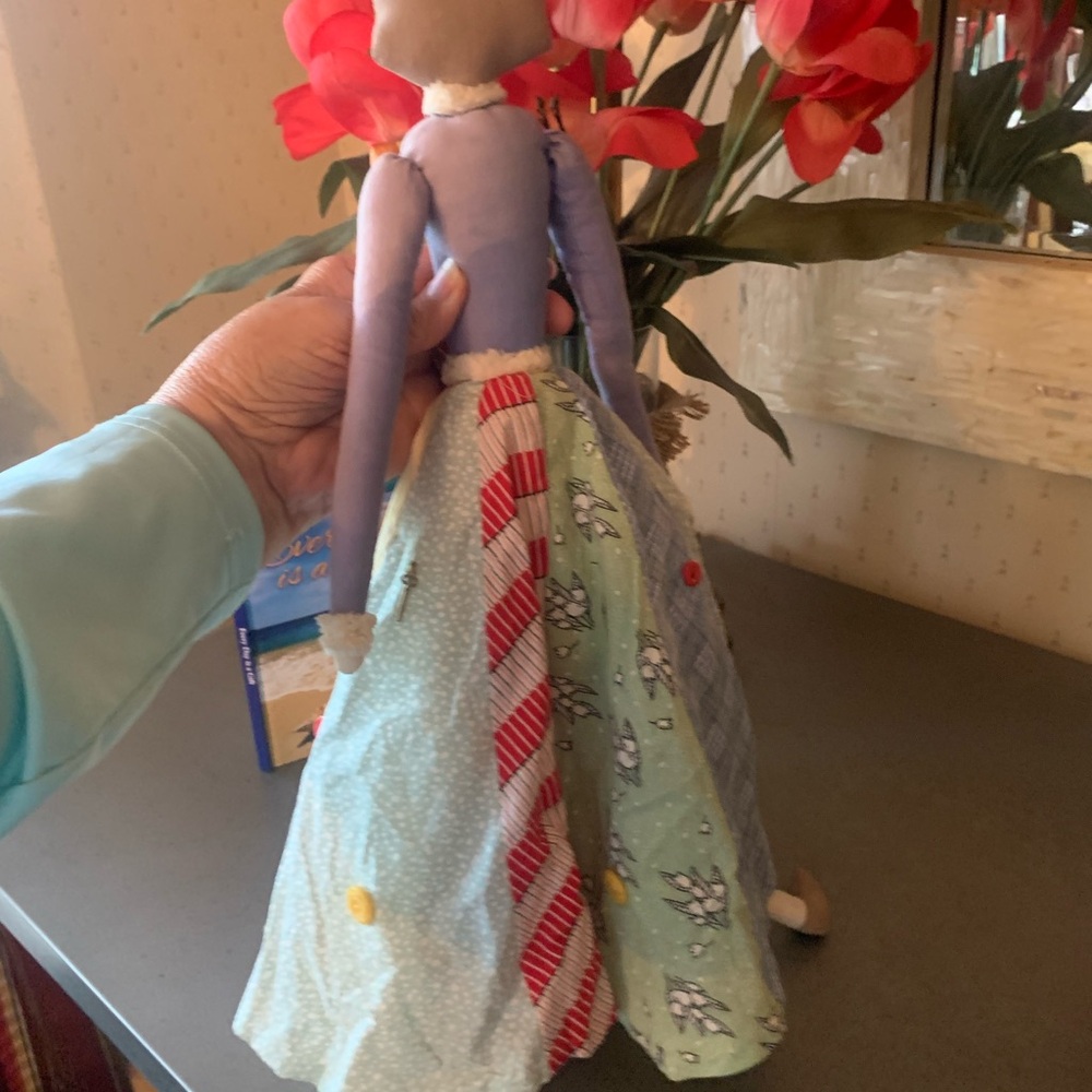 Tender Heart Treasures, CLOTH rag doll..2003. Doll is 21 inches tall. BEAUTIFUL. - Picture 9 of 11